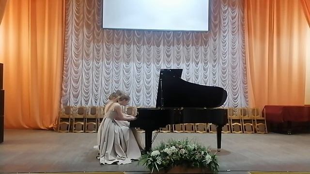 А. Лавиньяк Марш-галоп для одинокого рояля и 8 рук А. Некрашевич, Д. Вербицкая, Я. Сомова, В. Писку смотреть онлайн