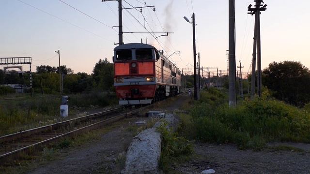 2ТЭ116-417 маневрирует по станции Алапаевск смотреть онлайн