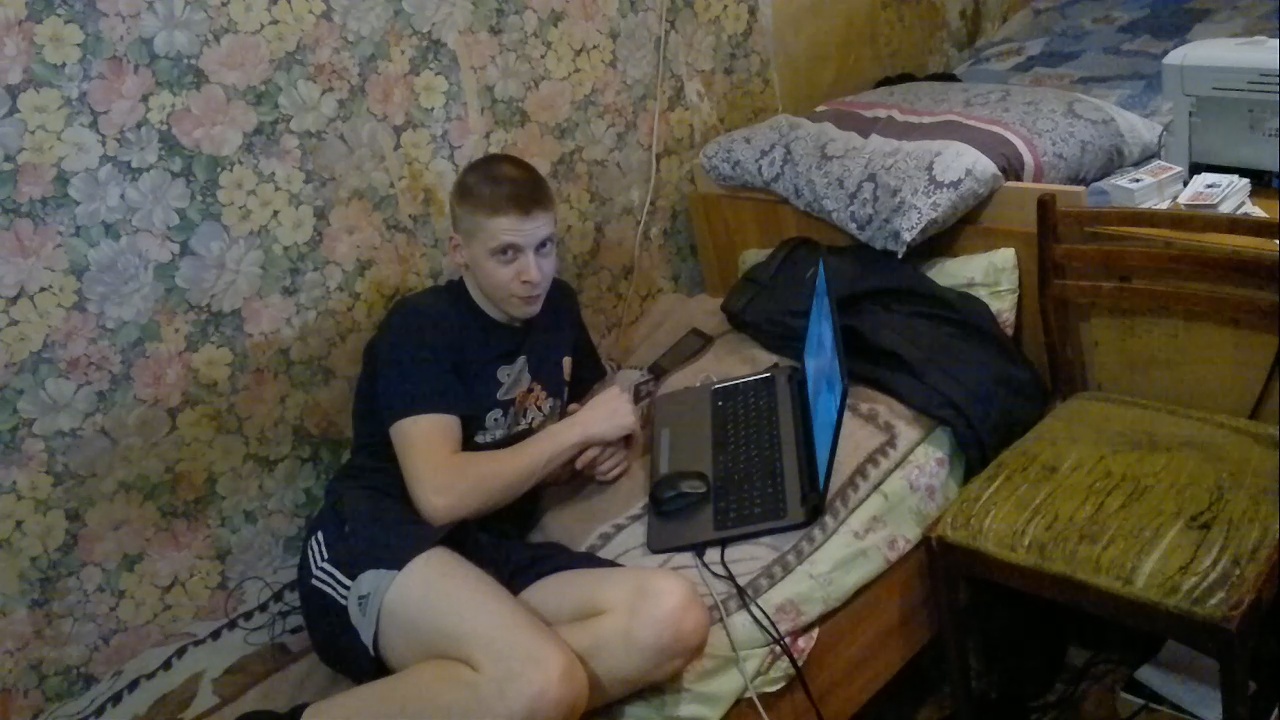 Сосед приехал в общагу смотреть онлайн