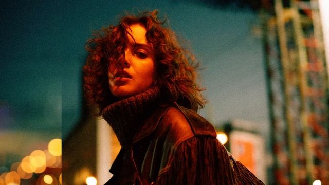 80 Real City Bokeh Overlays, High-Quality JPGs for Street Fashion, Travel Blogging, Festival смотреть онлайн