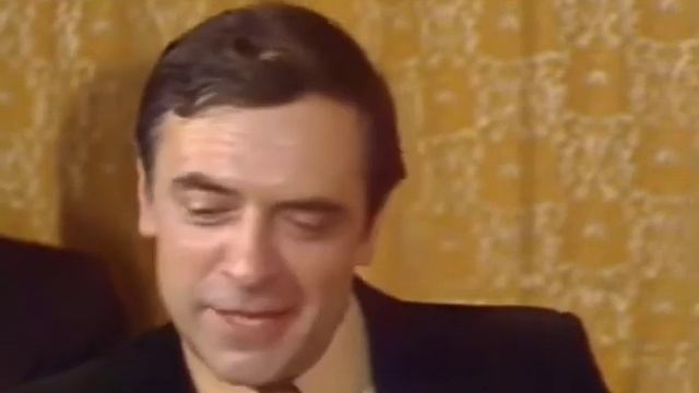 Александр ЛАЗАРЕВ. "Послушайте!" (Маяковский), зап. 1982 г. С 1:20 — сюрприз. смотреть онлайн