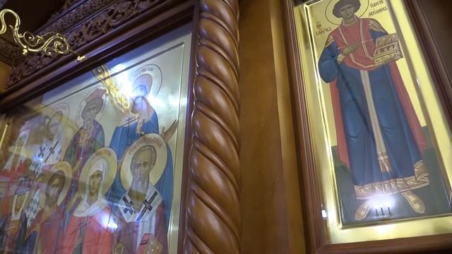 Освящение новых киотов с образами святых в Воскресенском соборе Дзержинска смотреть онлайн