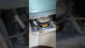 Собирается вода в холодильнике LG nofrost под нижнем ящиком в морозилке.