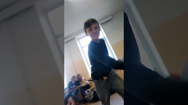 Сумасшедша араб буянит в школе смотреть онлайн