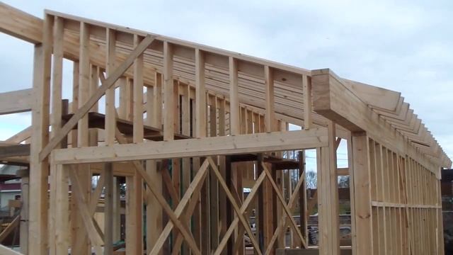 Ванакюля: почти готов каркас эллинга, принимаем черепицу смотреть онлайн