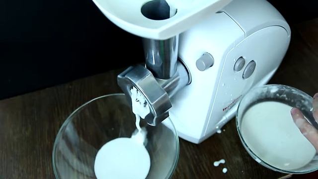 EXPERIMENT MEAT GRINDER vs ORBEEZ BALLS !! смотреть онлайн