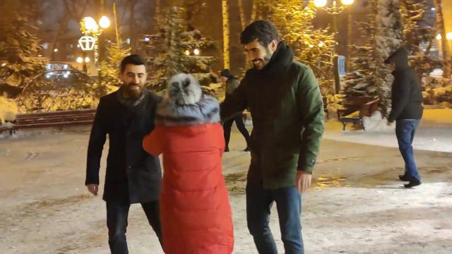 Я не знаю чем я это заслужил Танцы в парке Горького Харьков Декабрь 2021 смотреть онлайн