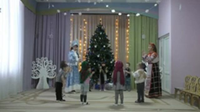 РАЗВЛЕЧЕНИЕ "РОЖДЕСТВЕНСКИЕ КОЛЯДКИ" (2 младшая группа №4) смотреть онлайн