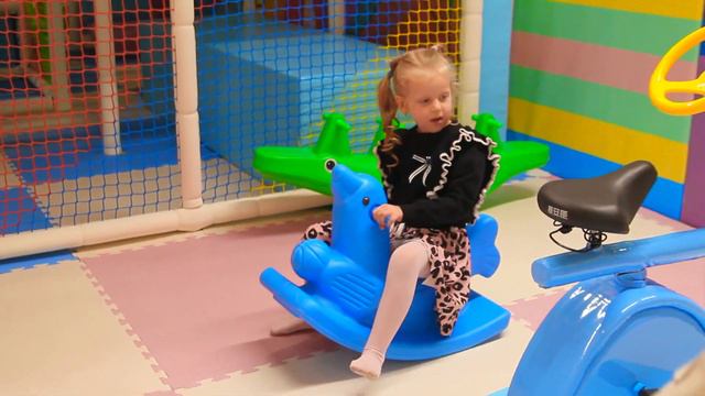 ЭМИЛИЯ и история о немытых руках смотреть онлайн