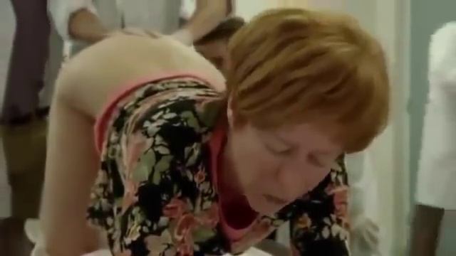 Трудна и опасна работа у врача проктолога.