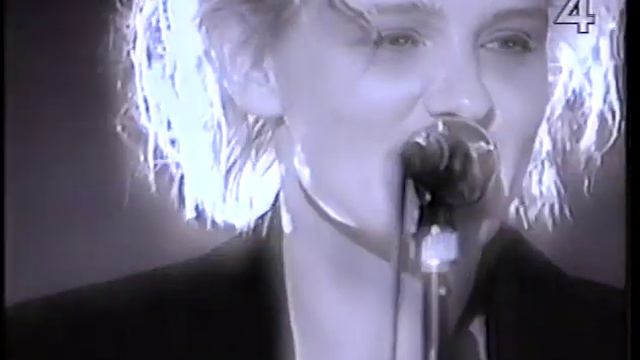 Eva Dahlgren - En blekt blondins resor - 01 Jag är gud смотреть онлайн