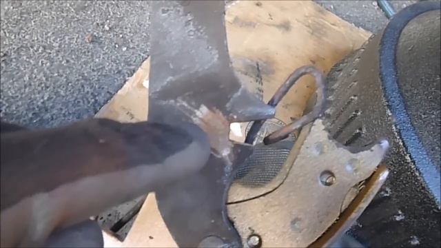 Fixing the Lazy Parking Brake Cable on the 1996 GMC Suburban Diesel смотреть онлайн