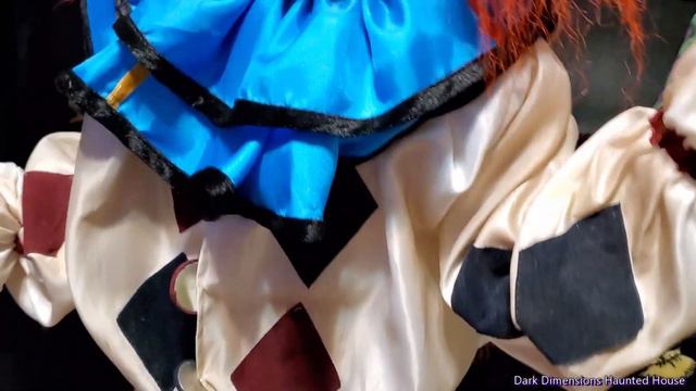 Dead Silence Clown Puppet Prop from Trick Or Treat Studios Measurements and Closeup Details HD Vide смотреть онлайн