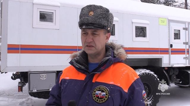 Четыре группы спасателей дежурят на наиболее сложных дорожных участках смотреть онлайн