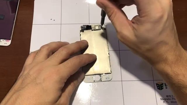 Замена разбитого дисплея на IPhone 5 смотреть онлайн