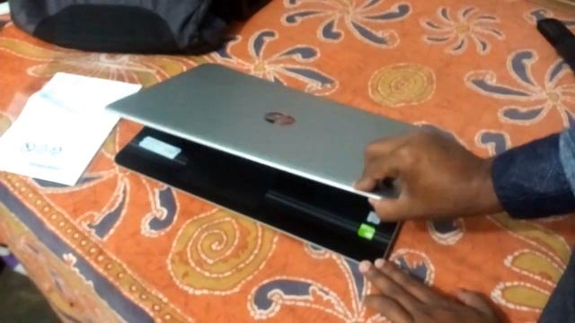 HP Pavilion 15-AU006TX Unboxing and Review смотреть онлайн