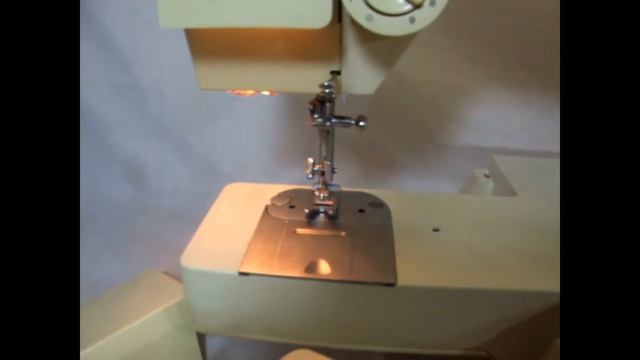 Singer Melodie 20 Electric Sewing Machine Zig Zag Freearm + Pedal Tested смотреть онлайн