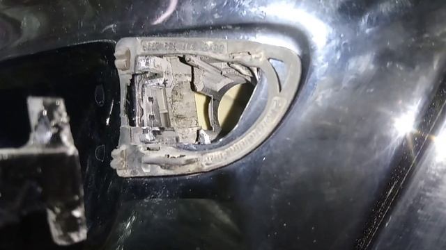 Как снять и поставить ручку Фольксваген Пасат Б 6