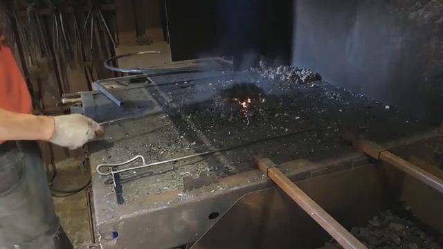 Как БЫСТРО разжечь угольный горн смотреть онлайн