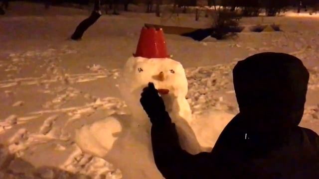 Лепим снеговика!Играем и лепим!Nastya makes a snowman смотреть онлайн