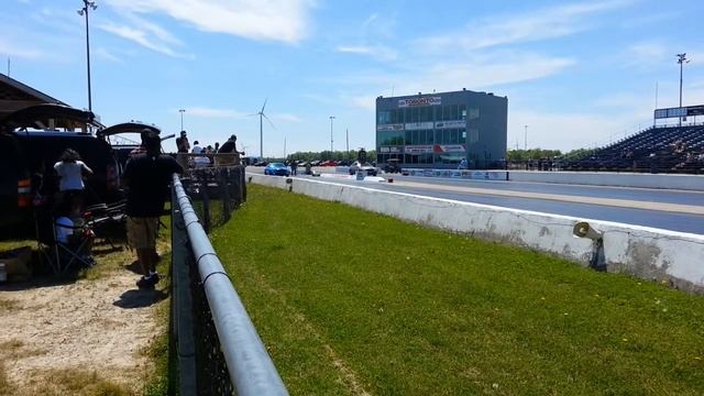 Infiniti G37 vs Ford Boss 302 Mustang - 1/4 Mile смотреть онлайн