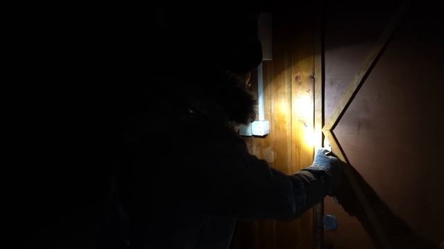 ВЕДЬМА ЗАСТАВИЛА ПОЖАЛЕТЬ ЧТО ЗАШЛИ В ЕЕ ДОМ. САМАЯ СТРАШНАЯ НОЧЬ В ДОМЕ ВЕДЬМЫ смотреть онлайн