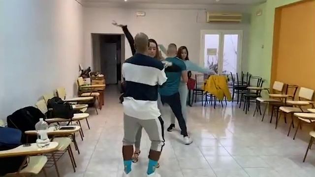 Emme Bachata Dance Co смотреть онлайн