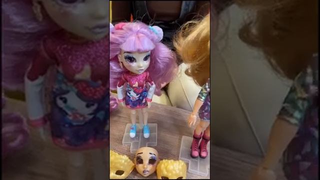 Подарки девочкам к 8 марта: куклы Kindi Kids и Fail Fix смотреть онлайн