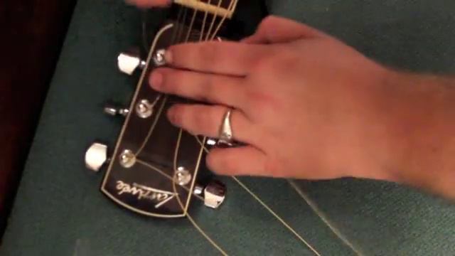 Restring a Guitar (a new way) смотреть онлайн