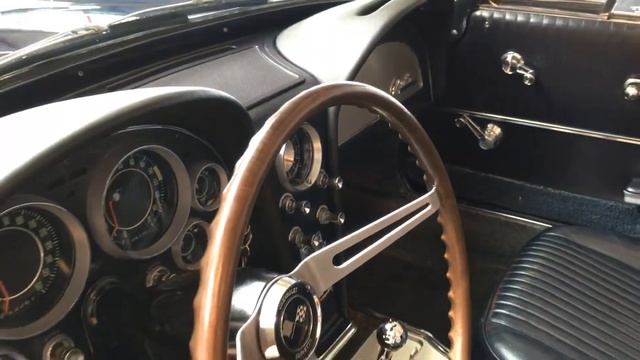 1964 Chevrolet Corvette C2 Convertible - Daytona Blue (walk around) смотреть онлайн