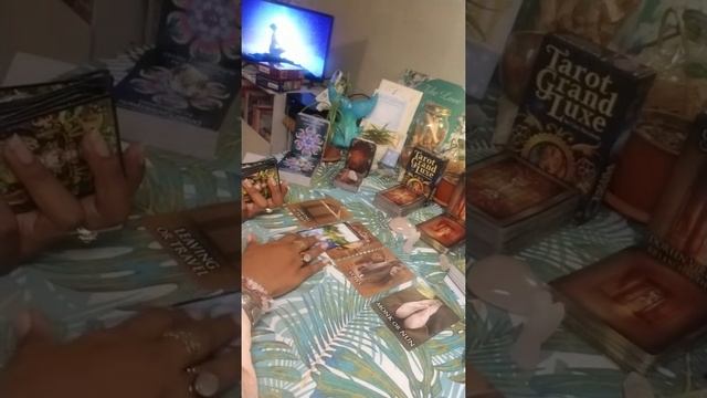 Pick a Card- WHICH PAST LIFE IS AFFECTING YOU MOST RIGHT NOW? смотреть онлайн