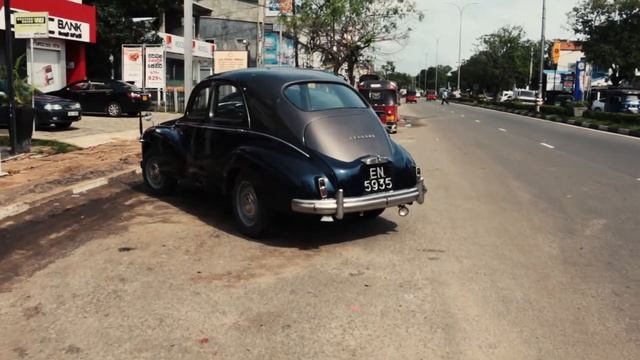 UnleadedCeylon : Improvised Charlotte - 1956 Peugeot 203 | Roadtrip to Trincomalee смотреть онлайн
