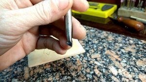 тиснение рисунка на коже растительного дубления