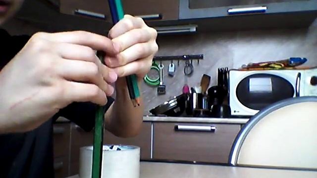 Делаем Арбалет из карандашей смотреть онлайн