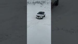 Тест драйв Renault KAPTUR на снежной дороге