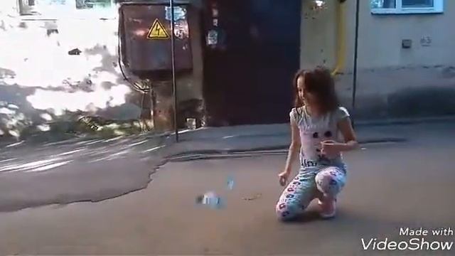 Bottle? челлендж. Очень весело и смешно. Кто пробовал не забудьте поставить? смотреть онлайн