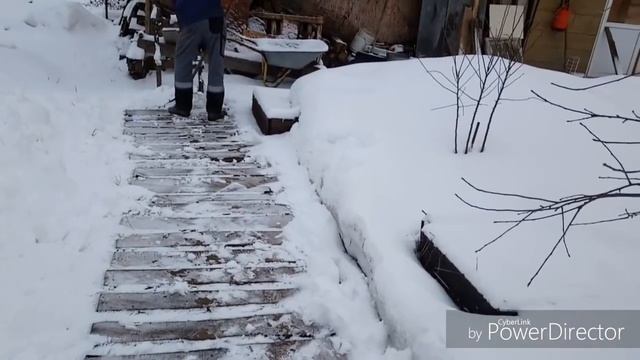 ЗИМА ВЕРНУЛАСЬ/ТЕЛЕЖКА МУРАВЕЙ/ПОБОЛТАЙКА смотреть онлайн