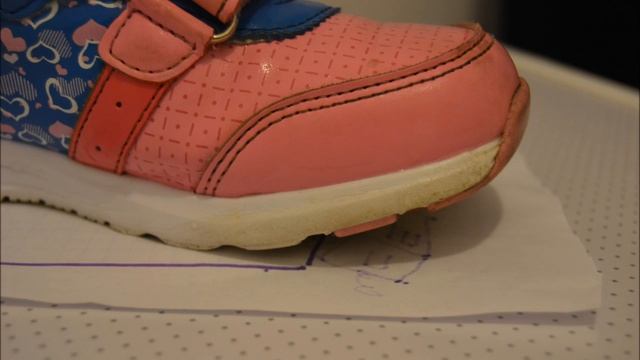 Как почистить обувь до магазинной белизны/ How to clean your shoes to shopping white смотреть онлайн