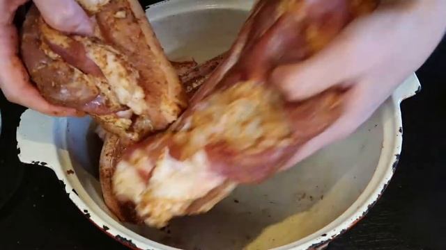 Грудинка запечённая. Рецепт смотреть онлайн