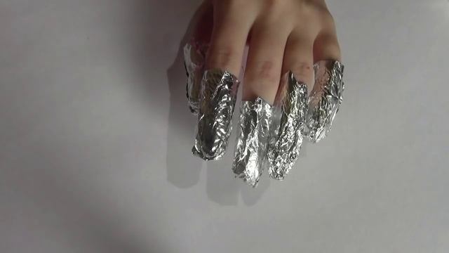КАК БЫСТРО И ЛЕГКО СНЯТЬ ГЕЛЬ-ЛАК (ЛАК С БЛЕСТКАМИ) В ДОМАШНИХ УСЛОВИЯХ смотреть онлайн
