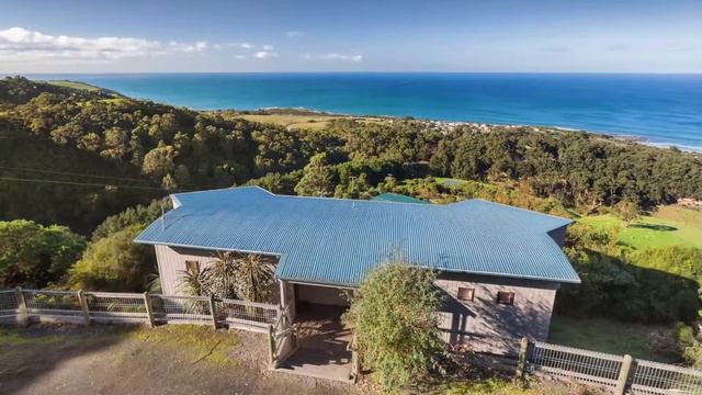 OpenHouseTours Video For Chris's Restaurant