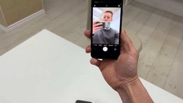Обзор iPhone SE 2020 за 11000 рублей смотреть онлайн