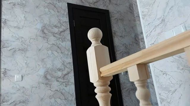 Установка балясин и перил на лестницу .