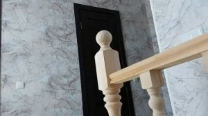 Установка балясин и перил на лестницу .