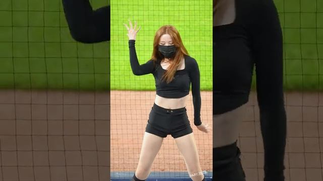 220702 박지민 치어리더 "Lip & Hip (HyunA) " @NC다이노스 _직캠 fancam /4K60p смотреть онлайн