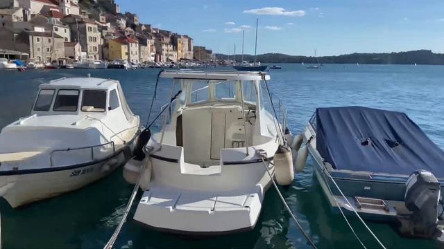 ШИБЕНИК ЗЕЛЕНЫЙ КРУГЛЫЙ ГОД СОСНЫ И ОЛИВКОВЫЕ ДЕРЕВЬЯ / ВСЕ РАДУЮТСЯ ВЕСНЕ / СОЛНЫШКО ПРИГРЕВАЕТ смотреть онлайн