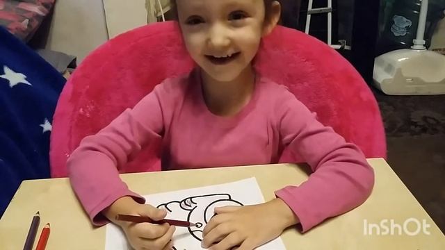 Осенний листопад??София раскрашивает.?❤