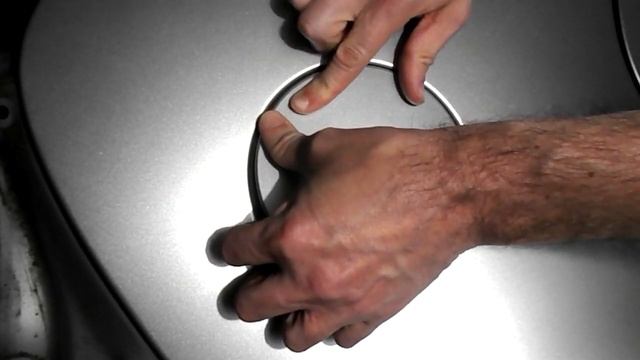 How to open a stuck fuel flap –VW Golf смотреть онлайн