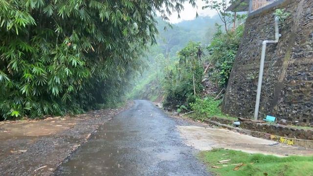 Heavy Rain and Thunder in the Village Above the Beautiful and Green Hills | Rain Sounds For Sleep смотреть онлайн
