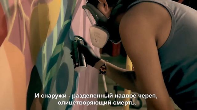 Стрит-арт художник Фарид Руэда на выставке "Эльдорадо. Сокровища Индейцев" в Москве. смотреть онлайн